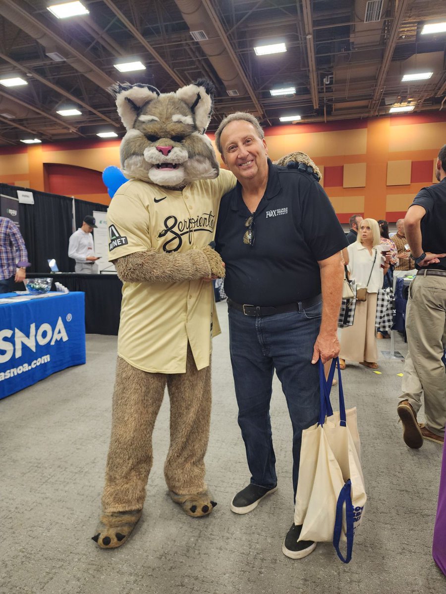 jimfoxaz's tweet image. Got to meet Diamondbacks catcher Gabby Moreno today at the Big I insurance convention in Glendale,  AZ.  Also there was Baxter, the Diamondbacks 2023 NL championship trophy, and even Flo from Progressive!
#GoDBacks