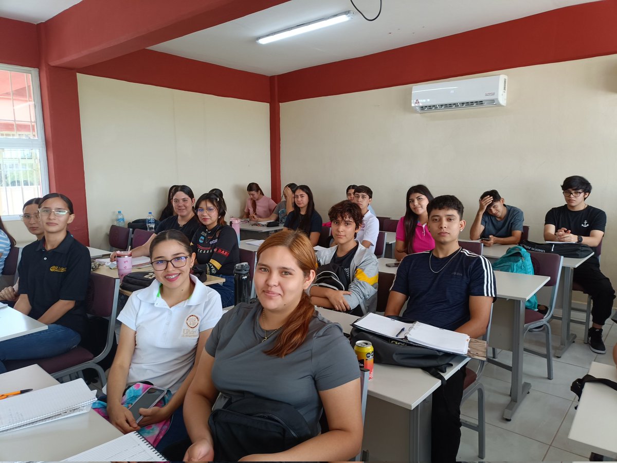 palafoxgml's tweet photo. Hoy estuvimos en el aula con los #Linces de #Gastronomía, jóvenes con ganas de ser grandes profesionistas.#SoyLince #UADEO #Guamúchil https://t.co/hRgHicFXPY