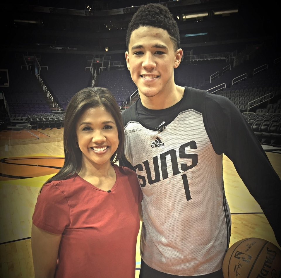 GinaMaravillaTV's tweet photo. #Throwingback to that time when a 19 year old Devin Booker came to Phoenix to play for the @Suns and I got to shoot around with him.
Look at you now @DevinBook!! 💪🏽
#tbt https://t.co/I4Ljkw5pis
