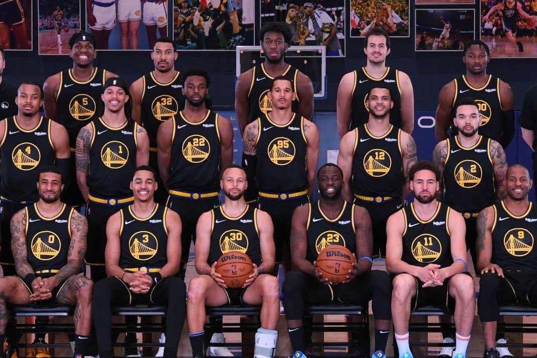 WarriorsMuse's tweet photo. Sigh……

Team was so fuckin special man. https://t.co/L0kXanQdoo