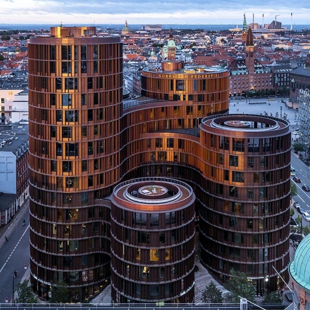 Gabrieeeel_G's tweet photo. A Sample of Architecture....
All circular facades overlooking the city
The Axel Towers
Copenhagen, Denmark
#LoveArchitecture https://t.co/PbcocfDmyE