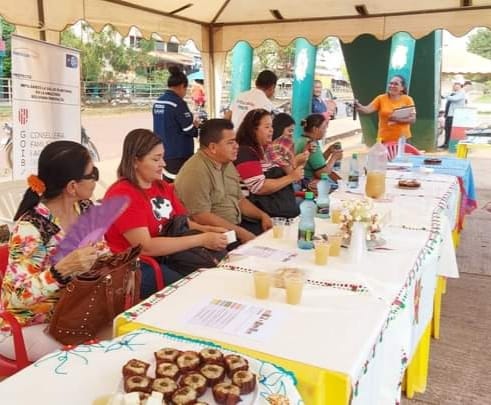 MaraAnglicaTor5's tweet photo. https://t.co/BC0jlMDIGZ
En Bolivia: apoyando el emprendimiento productivo de mujeres, respetuoso con el medio ambiente, impulsando la #saludplanetaria en Riberalta
@medicusmundimed
@medicusmundi https://t.co/klMnfIKMxZ