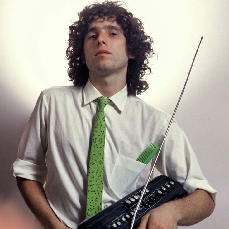 Nenede4ntes's tweet photo. 📝 ¿Cuál es tu frase favorita de Andrés Calamaro? https://t.co/EEJ1p3PjMQ