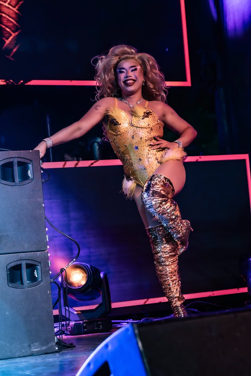 DragCoven's tweet image. Photos from New Ho Queen during Toronto Pride are up now! #newhoqueen #torontopride