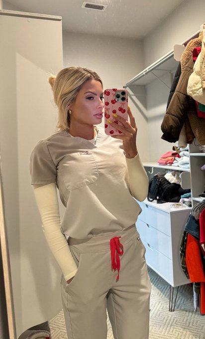 Watch 𝔩 𝔢 𝔵 𝔦 𓆩♡𓆪's leaked NSFW photo on TwXstars