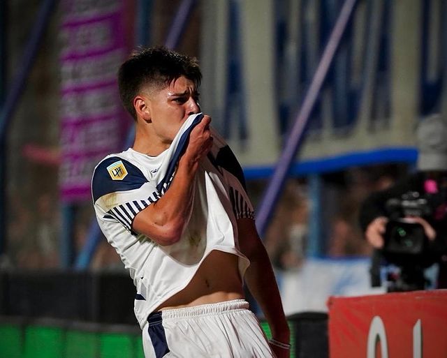 spidermantripa's tweet photo. Este Hilo va a ser en Homenaje al señorito Benjamin Domínguez

Dejo algunas fotos y videos del maleducado, cualquier aporte es bienvenido, arriba lobito💙🐺

#CGE #GELP #Triperos #BenjaDominguez https://t.co/JCCCfqmug6