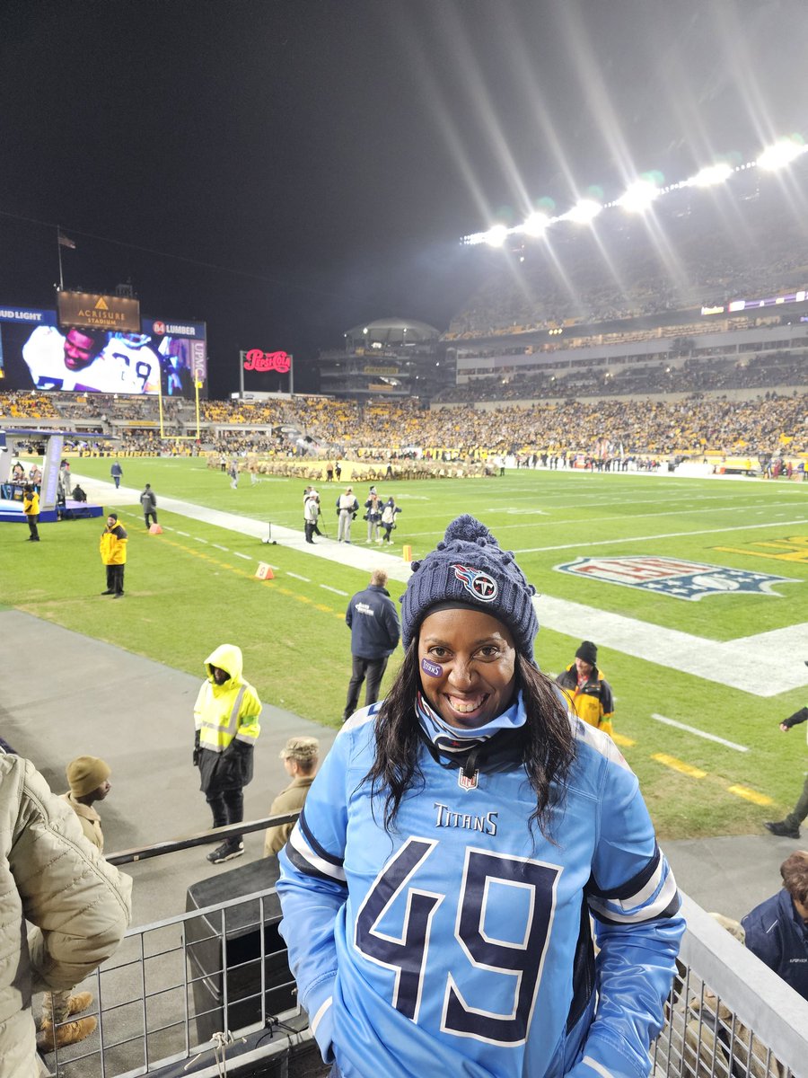 OLynnette's tweet photo. @GrindSimmons94 Titan fan on the road!! https://t.co/VVw8TOPHKp