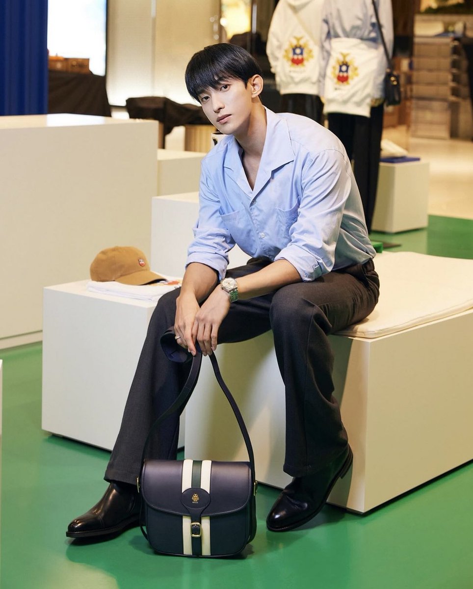 wdokyeom's tweet photo. 'BALLY by YK JEONG' capsule collection, with swiss luxury brand Bally and creative director YK JEONG. https://t.co/Q0QNexQLxu