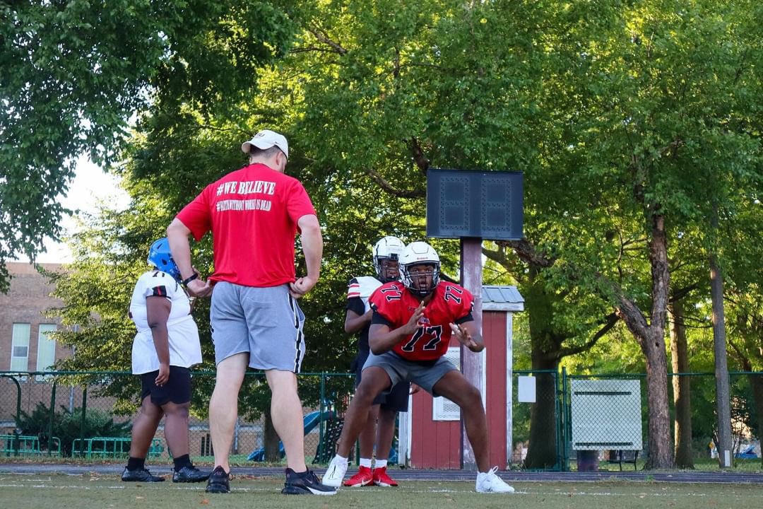 ShaneJamison8's tweet image. Came a long way #year4 @Lift4LifeAcad @tony_woolfolk #lockin #Hawks