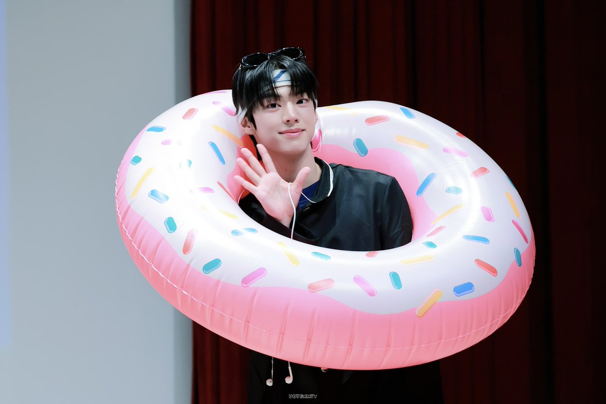 240713 케타포 HD

여름아!! 안녕~ 

#천재똥강아지 #DOHOON #도훈 
#TWS #투어스 #ドフン #トゥアス