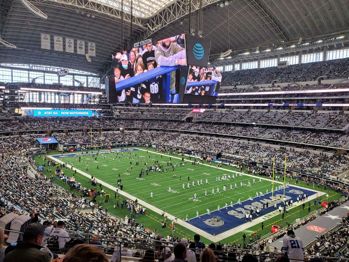 🚨TICKET GIVEAWAY🚨

Cowboys v Chargers 
Preseason - Aug. 24th @ 3:00
2 Tickets - Section 329

We back at it! Same rules as usual. Winner will be randomly chosen tomorrow. Must be able to attend.

To Enter:
Like, Repost, Follow

View: