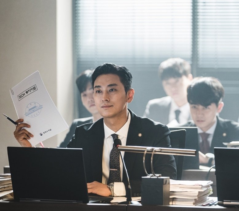 jjune200328's tweet image. 주지훈 입덕하면 하이에나 진짜 추천합니다... 개쩌는 얼굴과 수트핏을 매회 말아주고요 걍 숨만 쉬고 있어도 남자력 풀풀이고요 금자누나 한정 약해지는 순정남입니다...