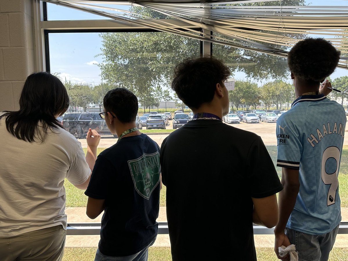 CLReid20's tweet photo. Ms. Steen’s class taught me about inverses today! Students were working out problems to determine inverses! I have never had more fun in math! #studentcollaboration #teammav @MRHSMavericks @mchernandez10 https://t.co/ixw2XHieri