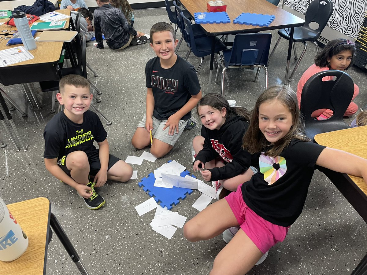 amydocherty44's tweet image. Making towers of the things we have in common! Loving these sweet kiddos! @wolvestweet ❤️