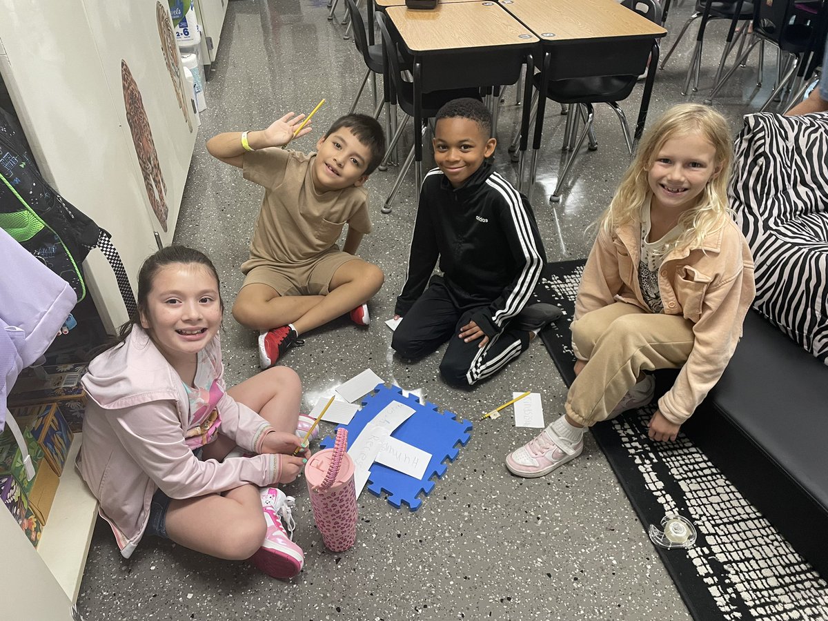 amydocherty44's tweet image. Making towers of the things we have in common! Loving these sweet kiddos! @wolvestweet ❤️