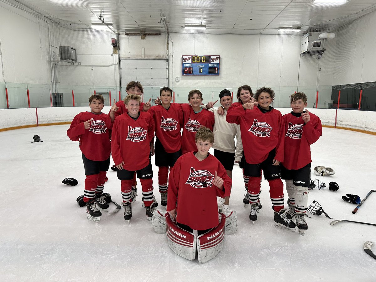 Congratulations to our Osseo 2nd Half Champions from night two: Mite AAA Western Team Plymouth Puckleheads, Mite AAA Eastern Team Knuckleheads and PeeWee AAA Team ER Stars! #covetedtshirt #champs #3on3 #hockey #velocity