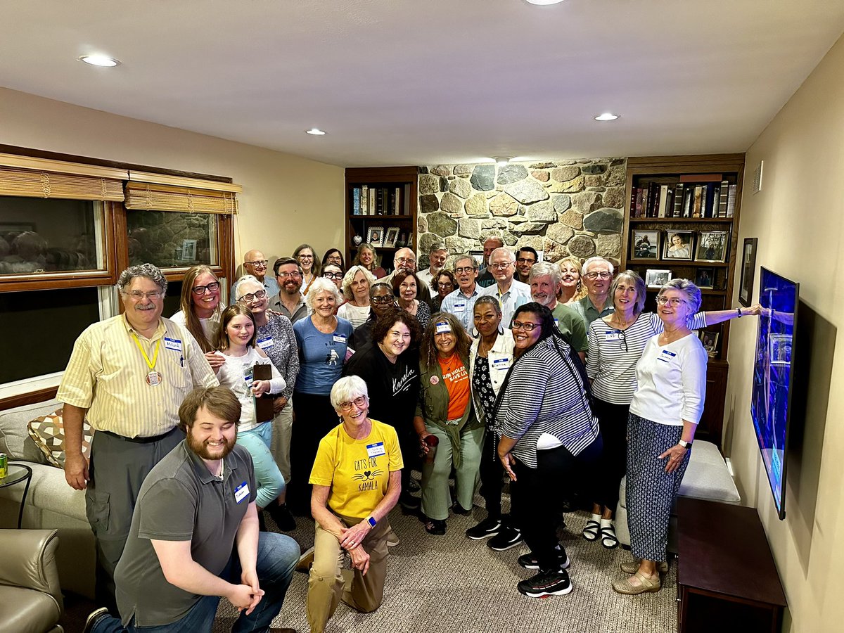 LisaSubeck's tweet photo. The volunteers with @teamgoldwi are all in for @KamalaHarris! Watching #DNC2024CHICAGO from Madison, Wisconsin! https://t.co/LM2eW7z52L