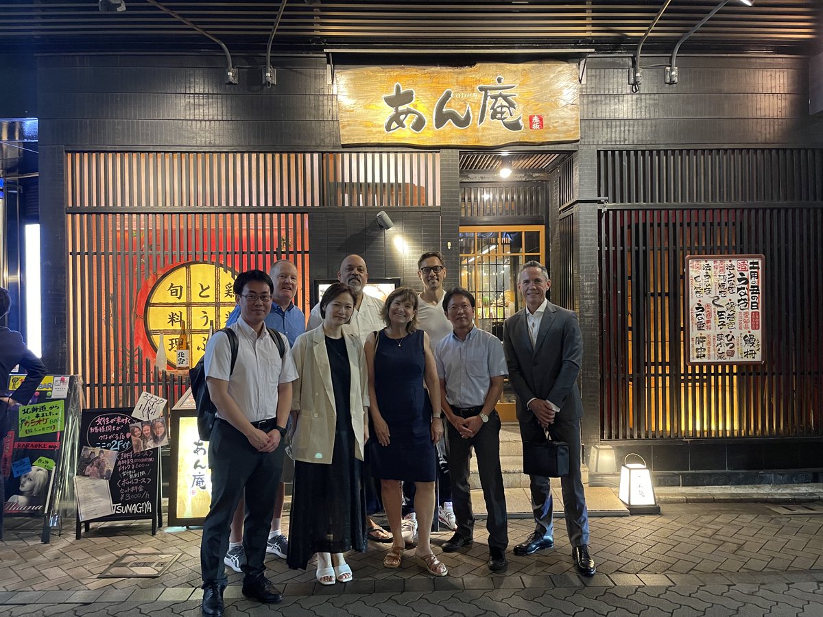 GPS_UCSD's tweet photo. We were so happy to have Dean @CarolineFreund representing GPS at the recent @UCSanDiego Career Night in Tokyo, #Japan, speaking with a great group of alumni, as well as current and incoming students. #GPSProud #WhyGPS https://t.co/3R9afMiBM1