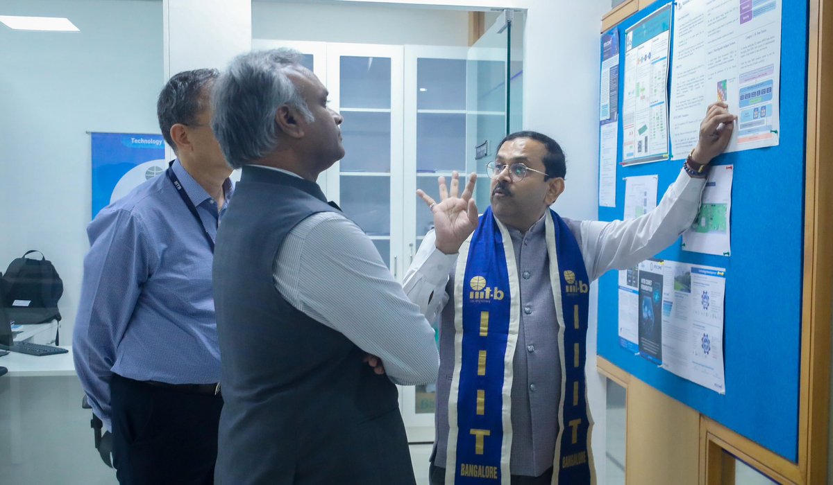 PriyankKharge's tweet image. It was impressive to see the innovations bustling at @IIITB_official 

They have built:

- national digital identity programme Modular Open-Source Identity Platform (MOSIP) for 23 countries and also 

- a secure portable Pvt 5G network 

- a complete dashboard for tracking…