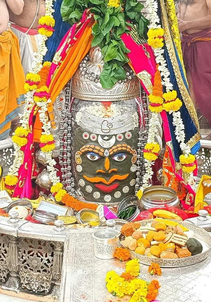 KittuUjjwal's tweet photo. 🙏🏻🌷 जय श्री महाकाल जी 🌷🙏🏻
  उज्जैन श्री महाकालेश्वर ज्योतिर्लिंग के दिव्य भस्म आरती श्रंगार दर्शन 🚩🚩
🐍 23 अगस्त  2024  शुक्रवार  🐍 https://t.co/0mpQK1w0vn