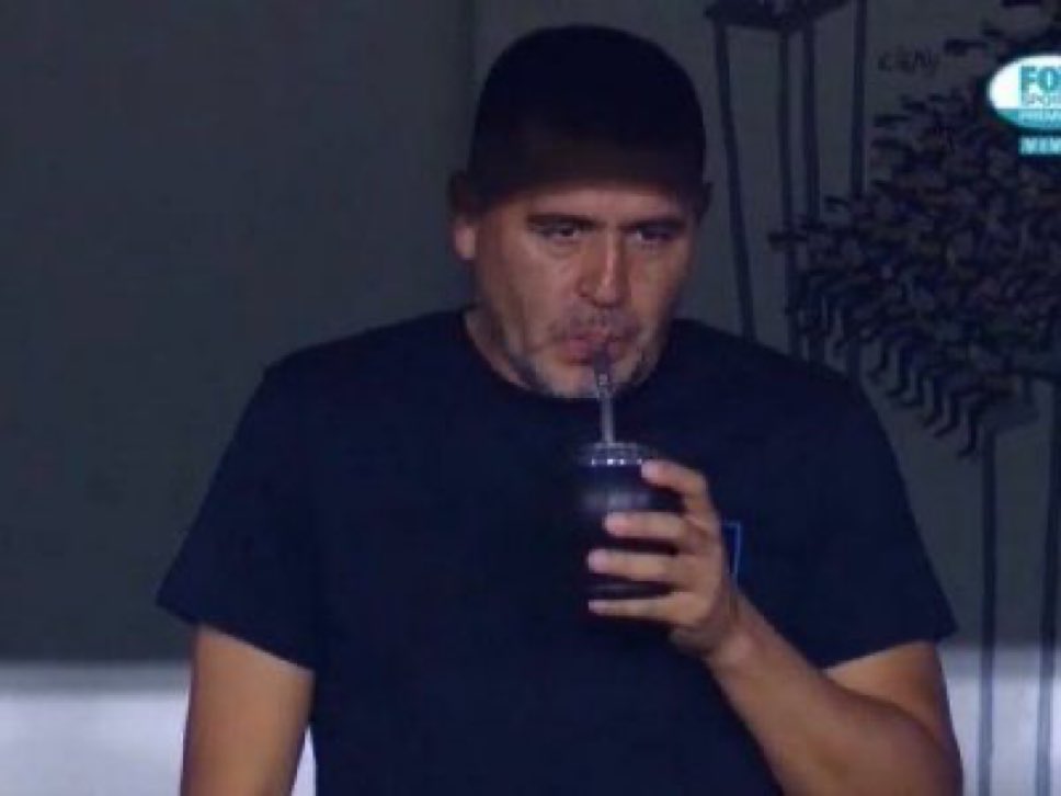 RIAMOSNOS TODOS DE JUAN ROMAN RIQUELME JAJAJAJAJAJAJAJAJAJAJA