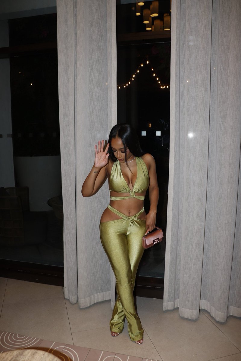 Measured tweet media