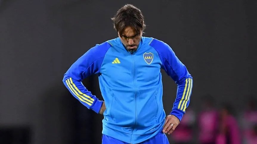 La verdad que desde adentro te hacen todo cuesta arriba mister… Si te hundís, nos hundimos con vos. 

El menos culpable.