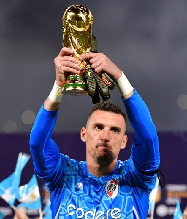 Atajarle un penal a Cruzeiro y salir campeón del mundo no es para cualquiera.