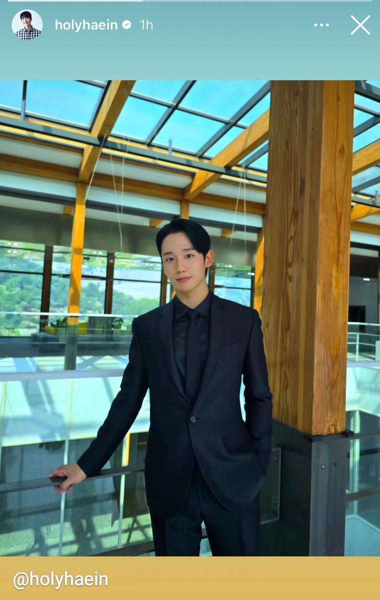 Kdramafilm1's tweet photo. Manager-nim is already starting the Week 2 promos the other #LoveNextDoor cast better watch out 😂😂😂 @CJnDrama #JungSomin #JungHaein 🍭🏊‍♂️ https://t.co/BtpHGXSECB