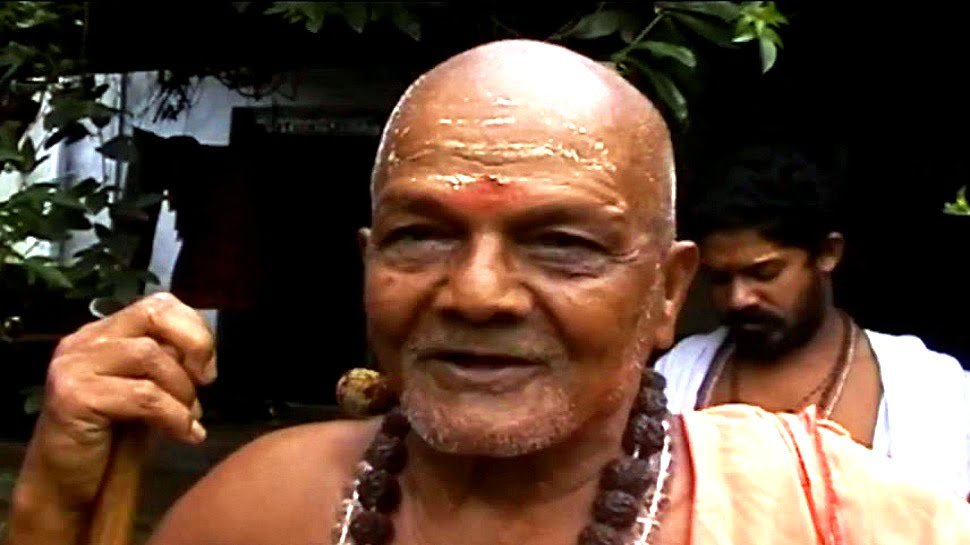 akhilm1982's tweet photo. ହଜାର ହଜାର ବର୍ଷଧରି ପ୍ରବାହମାନ ଏ ମହନୀୟ ସଂସ୍କୃତି ଯଦି ନଷ୍ଟ ହୋଇଯାଏ, ତେବେ ଆମର ଉତ୍ତରାଧିକାରୀମାନେ ଆମକୁଦୋଷୀ ବୋଲି କହିବେ ନାହିଁକି ? ସ୍ଵାମୀଜୀଙ୍କ ପ୍ରାଣରେ ଦାରୁଣ ଆଘାତ ଲାଗିଲା । ଆଖୁରୁ ଥପ ଥପ ହୋଇ ଦୁଇଧାର ଲୁହ ବୋହିଗଲା । ସେ ସ୍ଥାଣୁ ପରି ବସି ରହିଲେ ।
#ସ୍ବାମୀଲକ୍ଷ୍ମଣାନନ୍ଦସରସ୍ବତୀ
#swamilaxmanananda https://t.co/gz2CcKKvE5