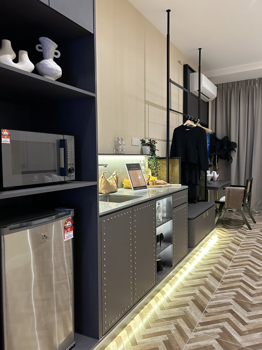 ciknoorproperty's tweet photo. High end Airbnb project under Exsim Developer.

Masuk je sales gallery dia, vibes dia lain mcm tau! Macam 5 stars ⭐️⭐️⭐️⭐️⭐️ hotel ya! 

LOCATION: KLCC &amp; BUKIT BINTANG https://t.co/yrxWF8MjLq