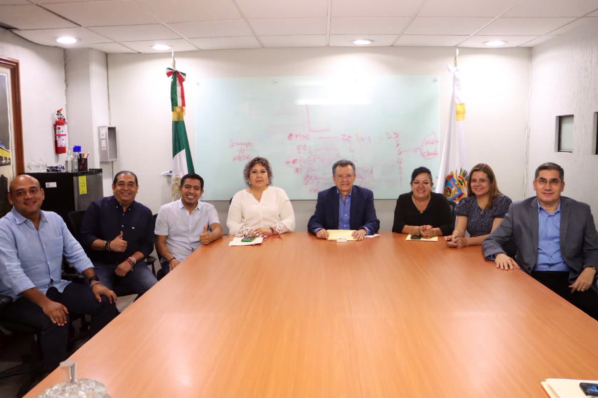 HéctorAprezaPatrón tweet media