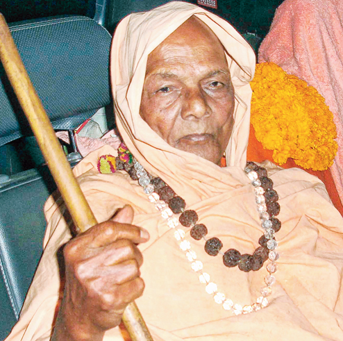akhilm1982's tweet photo. ସ୍ଵୟଂ ଭଗବାନ ଖୋଜି ଖୋଜି ତୁମକୁ ଦର୍ଶନ କରିବାକୁ ତୁମପାଖରେ ପହଞ୍ଚିବେ । ପ୍ରଥମ ବାଟରେ ଯାତ୍ରୀ ବଞ୍ଚୁଥ‌ିବା ପର୍ଯ୍ୟନ୍ତ ଅମର କିନ୍ତୁ ମୃତ୍ୟୁପରେ ରେ ହୋଇନ ହାଇନପାରେ । କିନ୍ତୁ ଦ୍ଵିତୀୟ ପଥରେ ଯାତ୍ରୀ ବଞ୍ଚୁଥ‌ିବା ପର୍ଯ୍ୟନ୍ତ ଅମର, ହୋଇନପାରେ କିନ୍ତୁ କିନ୍ତୁ ମୃତ୍ୟୁପରେ ଅମର ହୋଇଯାଏ ।
#ସ୍ବାମୀଲକ୍ଷ୍ମଣାନନ୍ଦସରସ୍ବତୀ https://t.co/iqDX8zNLuI