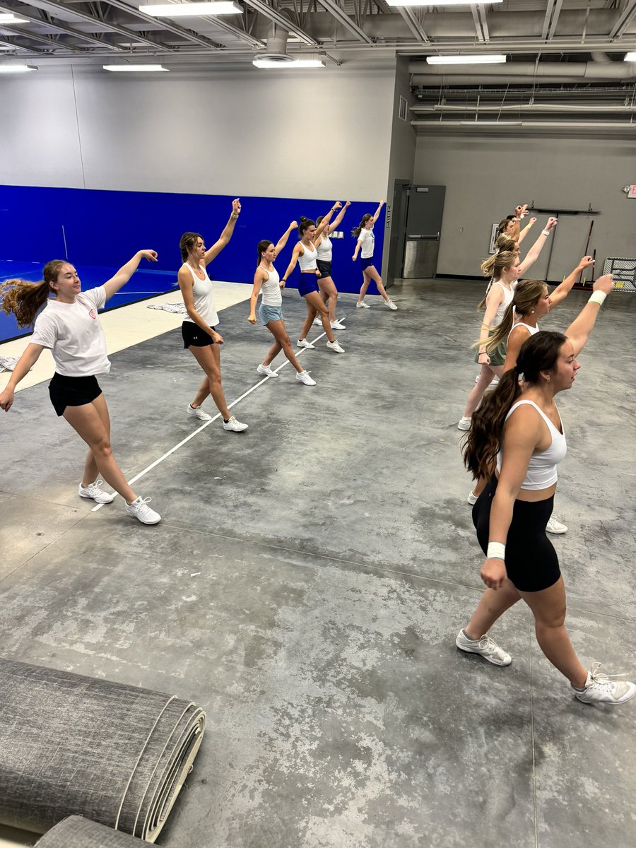 DWTigerCheer's tweet photo. 2024-25 Cheer and Dance Camp was a Success!
I am so PROUD of how hard these girls worked all week! I am excited for an AWESOME year!
Thank you to the Geppert Family for sponsoring breakfast and the DeWaard family for our Culver's lunch!💙🤍🐯 https://t.co/u8Kt2hIyfZ