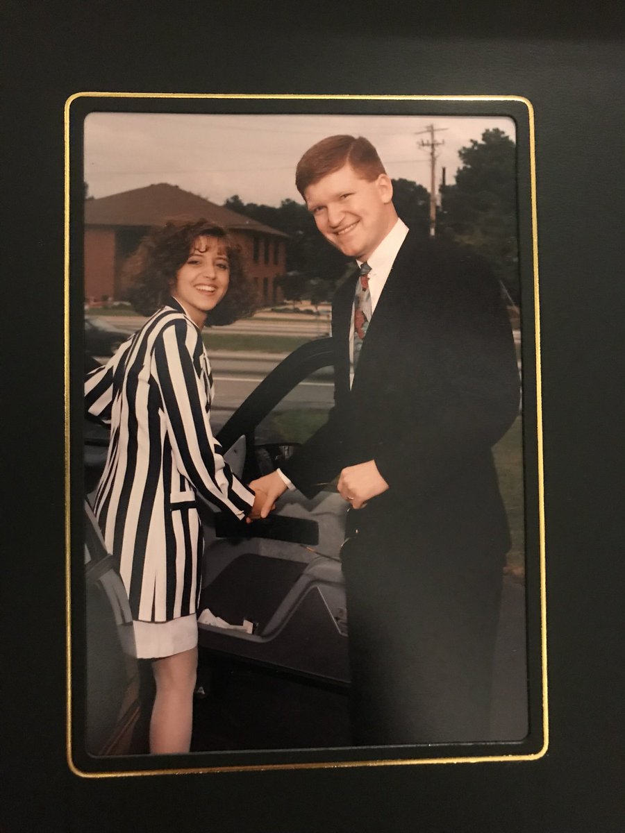PhilCook111's tweet image. 32 years and counting. Happy Anniversary, Tonya. 

Apart from my faith, it is the best decision I’ve ever made. And this is a pic of us leaving our wedding for a wonderful honeymoon in Maui. That’s how we rolled in 1992. 😎

I love you. ❤️ 

#TheBestIsYetToCome
#HereAndNow