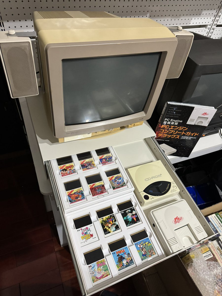 tecmo35's tweet image. 「PC-KD863G」は、現代のクラフトマンシップと「PCエンジン専用ストレージドロワー」を融合。

#PCKD863G