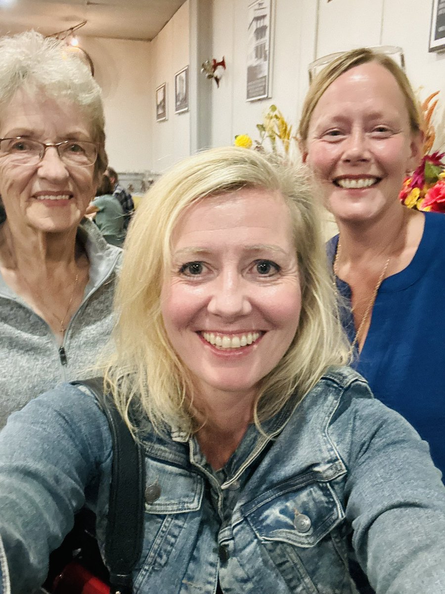 echipiuk's tweet photo. Hi @DesjarlaisBlake!

I just met two of your lovely constituents who were kicked out of your constituency office when they asked your office manager some questions. Their names are Pam and Alice. 

Alice is 80. Why would you allow these lovely ladies to be kicked out of your office? Do you understand that you represent all your constituents, and have you ever heard of respecting your elders?

Do the right thing, invite them back, have a chat with them. 

Let’s get back to the kind and welcoming Canada we once were proud of.

@theJagmeetSingh