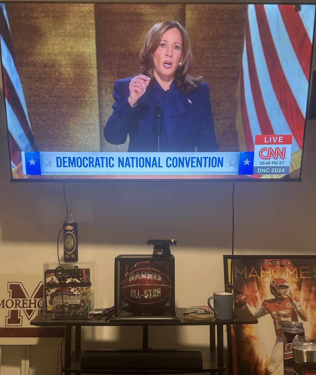 Madam Future #POTUS, #KamalaHarris was awesome tonight! Her passion was powerful! Her speech was strong! Her energy was exceptional! Her authenticity was assuring! I'll add Her black is definitely beautiful 👏🏽👏🏽👏🏽 #HarrisWalz2024