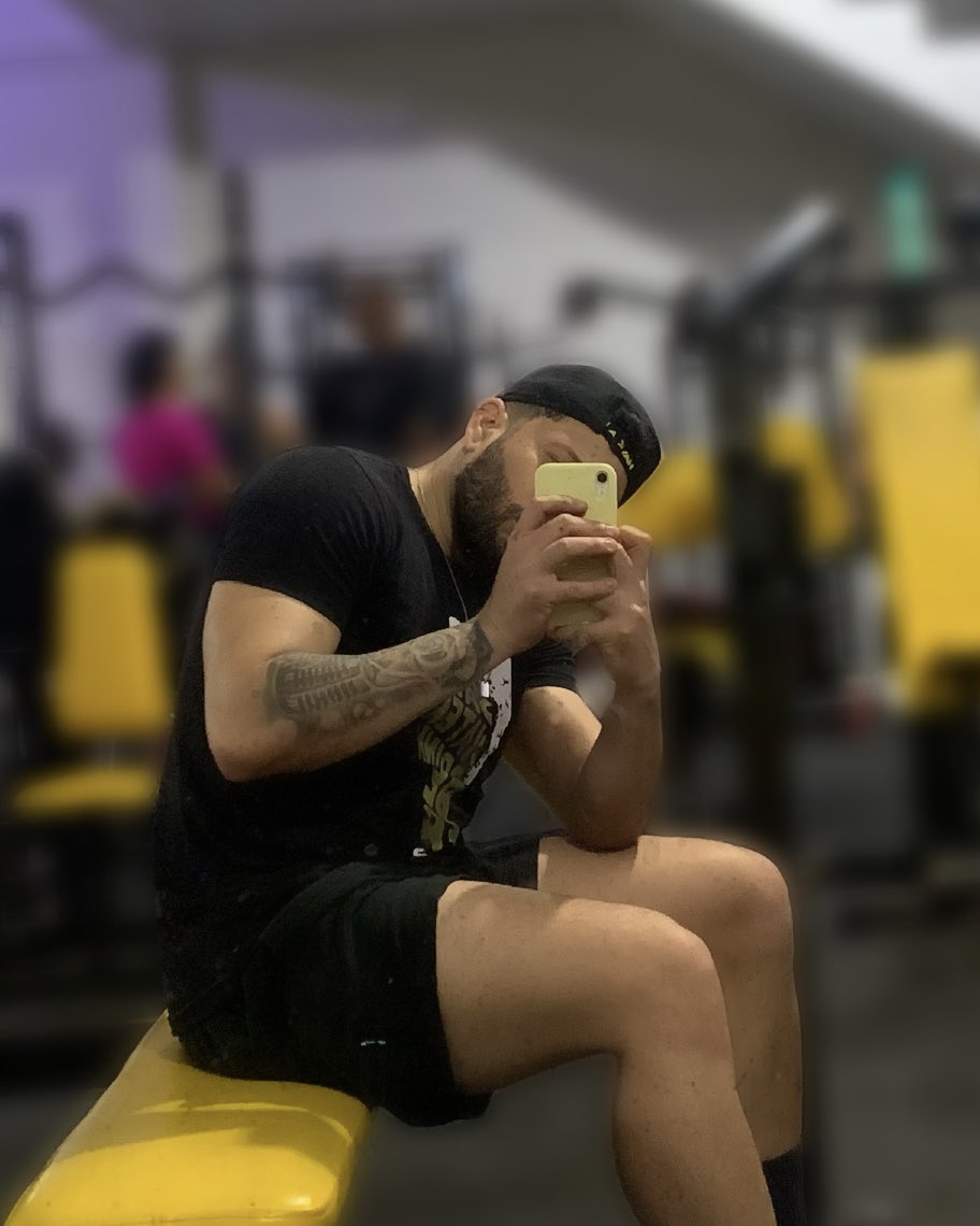juniorboycantor's tweet photo. Eu e a academia estamos tipo aqueles casais que brigam e depois voltam 😮‍💨🙃 https://t.co/kCxhEkafxY