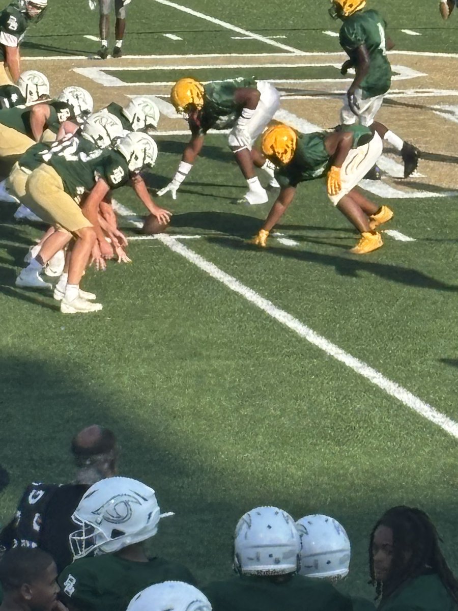 dtb_dame1's tweet image. First scrimmage of high school played JV
Had 6 tackles 2 TFL and won 55
