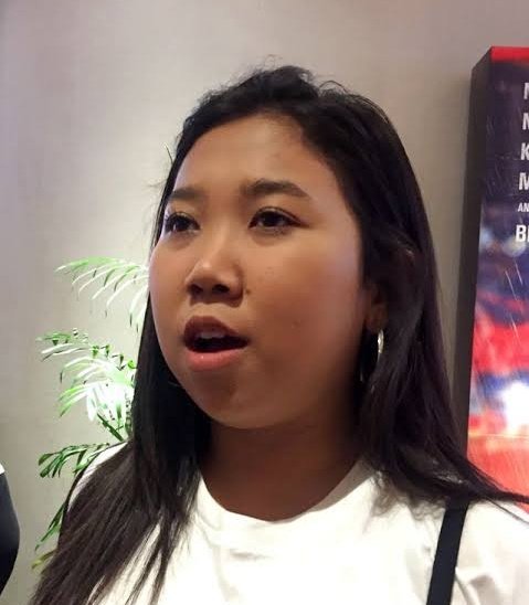 Sampai skrng, gue ga pernah tau apa ISI KEPALA orang ini selain CENGEGESAN dan HAHA HIHI

Terus NGAKU2 pula berjuang lewat JALUR DALAM dimana dilakukan oleh manusia yg BERPIKIR dan memiliki WAWASAN yg luas

Lo ga ngapai2n lewat JAlUR DALAM kecuali berharap JOB <a href="/kikysaputrii/">Mrs. Kiky</a>