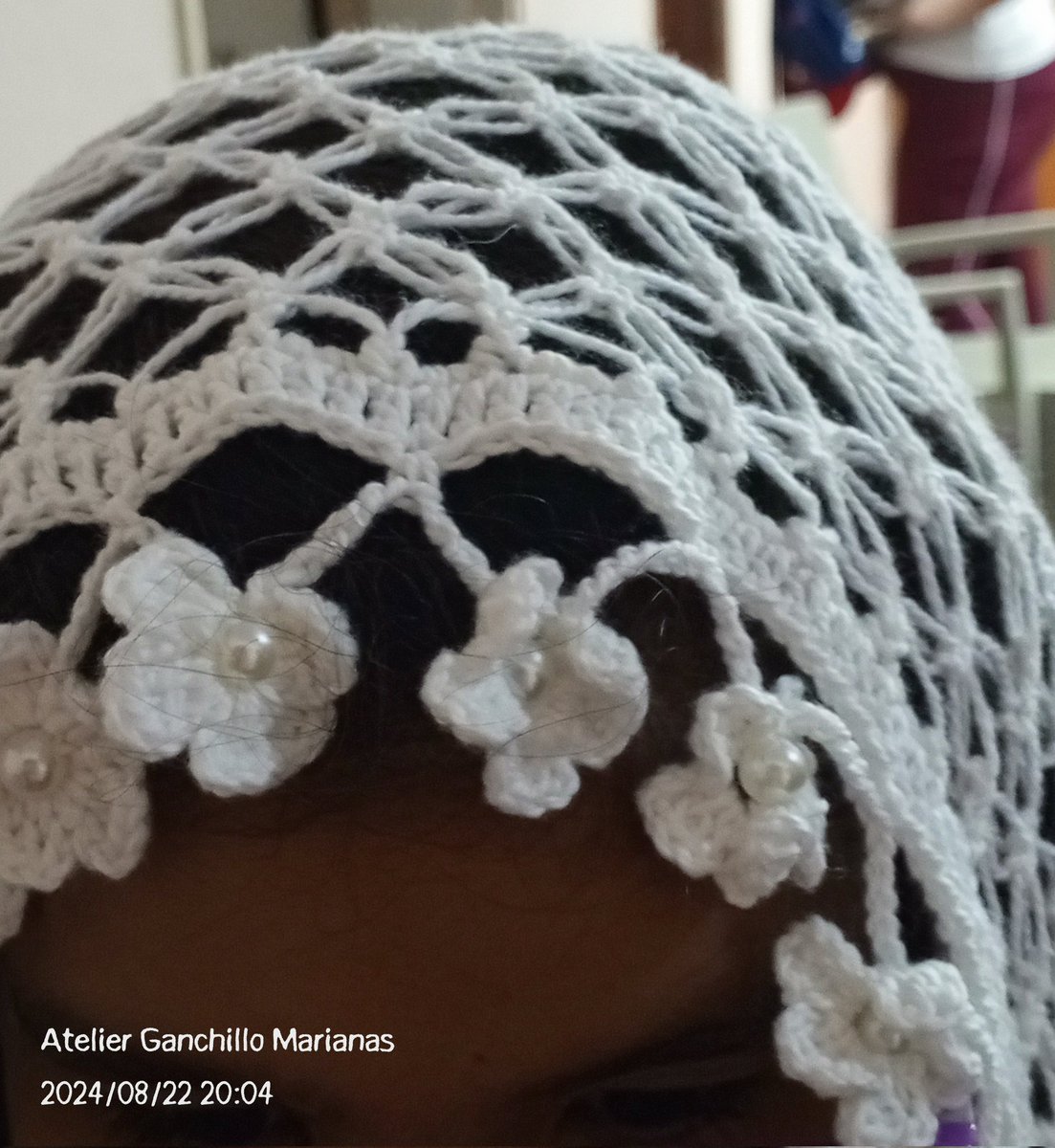 dejesus140961's tweet image. Les presento este hermoso velo que teji a #crochet decorado con flores en los bordes y cuentas de perlas en el centro...espero les guste...es un encargo de una #clientefeliz
