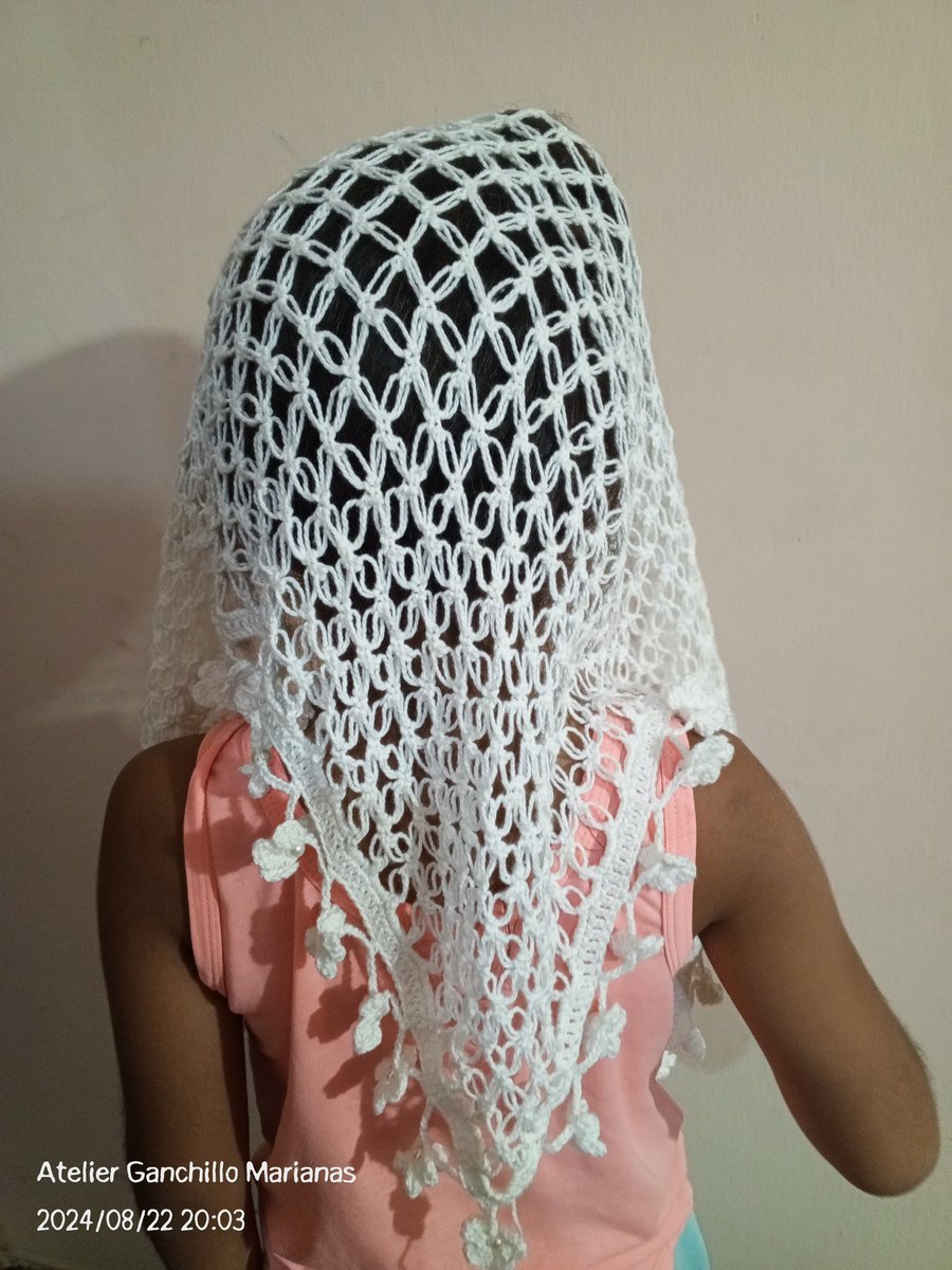 dejesus140961's tweet image. Les presento este hermoso velo que teji a #crochet decorado con flores en los bordes y cuentas de perlas en el centro...espero les guste...es un encargo de una #clientefeliz