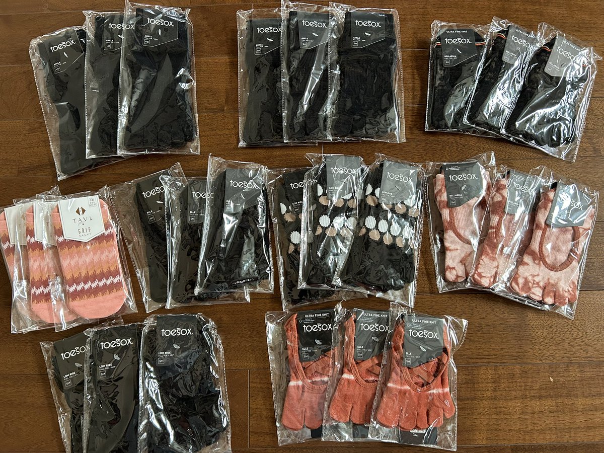 N_Studio_Be's tweet photo. 【toe sox 販売のお知らせ】
滑り止め付きの大人気のソックス、入荷しました！
スタジオ会員様:定価より10%OFF
ご希望の方はお早めにどうぞ！
（お取り置きも致します） https://t.co/WQI9EN4Arf