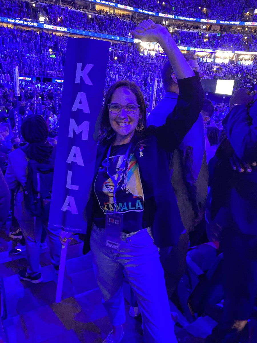 We’re not going back! 💙 <a href="/KamalaHarris/">Kamala Harris</a> #MadamPresident #SHESePuede #ImWithHer #ForThePeople #SaveOurDemocracy #WinWithWomen