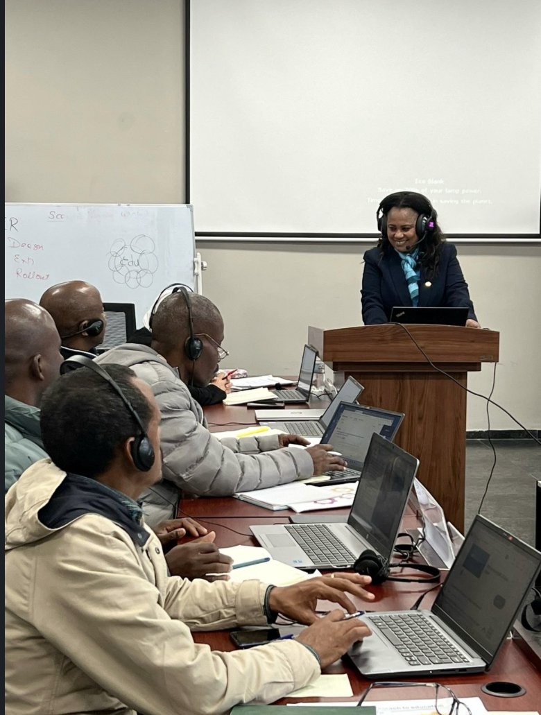 Thrilled to have discuss endogenous knowledge with OSC trainees. 
Endogenous knowledge- rooted in our communities and culture- offers unique insights and solutions deeply tied to specific socio-cultural, historical and environmental contexts and experiences.