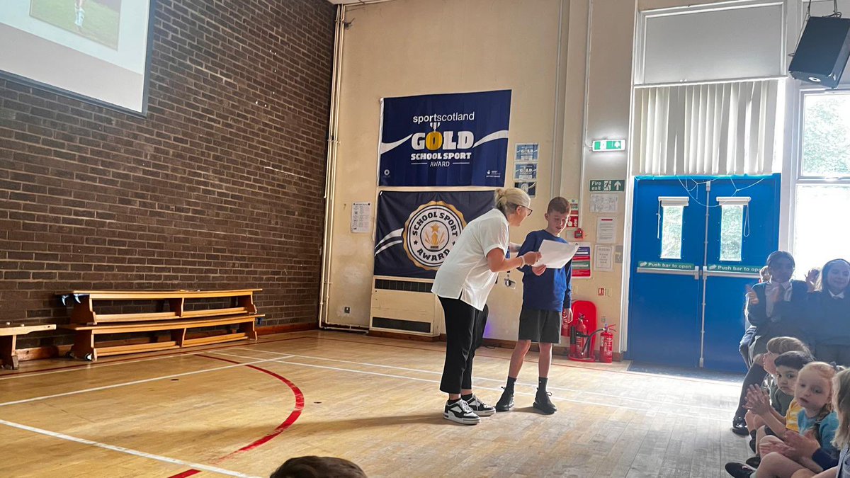 Braidbar Primary School & Nursery Class tweet media