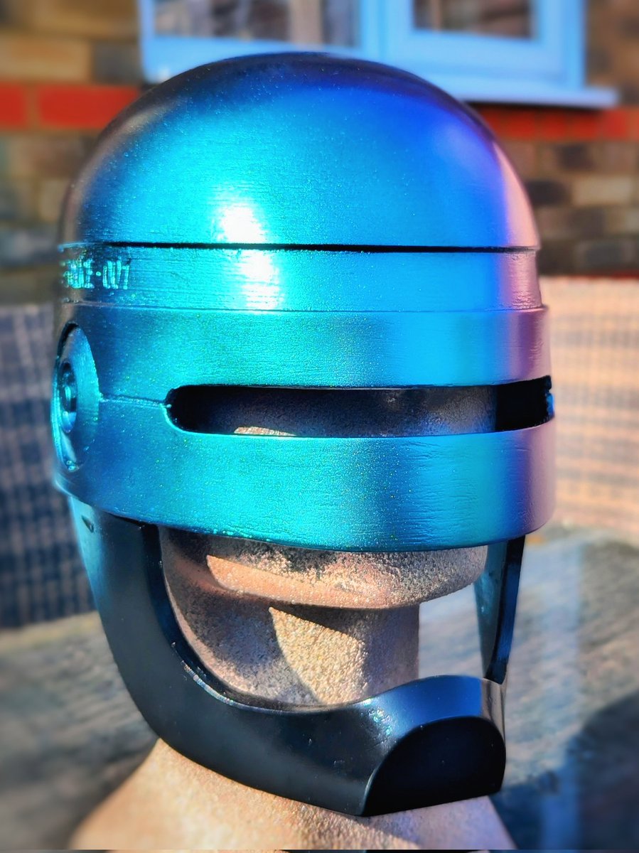 retrofixuk's tweet photo. Murphy's feeling rather blue today. 

Paint is cured, when there's a break in the weather we'll clear coat for that shine and build a visor. 

Likely that I'll print another and do it in a more RoboCop 1 scheme! https://t.co/Gw5IO1HCZF