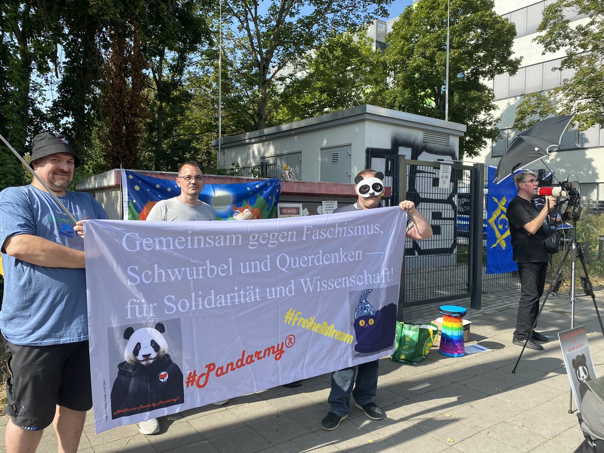 MaltusPanda's tweet image. #Pandarmy in da House bei Helios und Katharina König in Mainz #mz2308