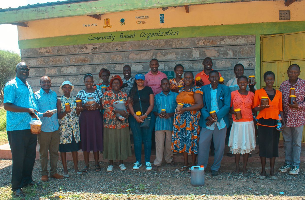farmingsystemsk's tweet photo. FSK, in partnership with @SgpGef, is making strides in supporting community livelihoods and environmental protection within the Lake Bogoria Production Landscape. 

By linking environmental protection with food security, income, &amp; global issues, we are  driving change! #SDGs 

🧵 https://t.co/u7OJsLQPGz